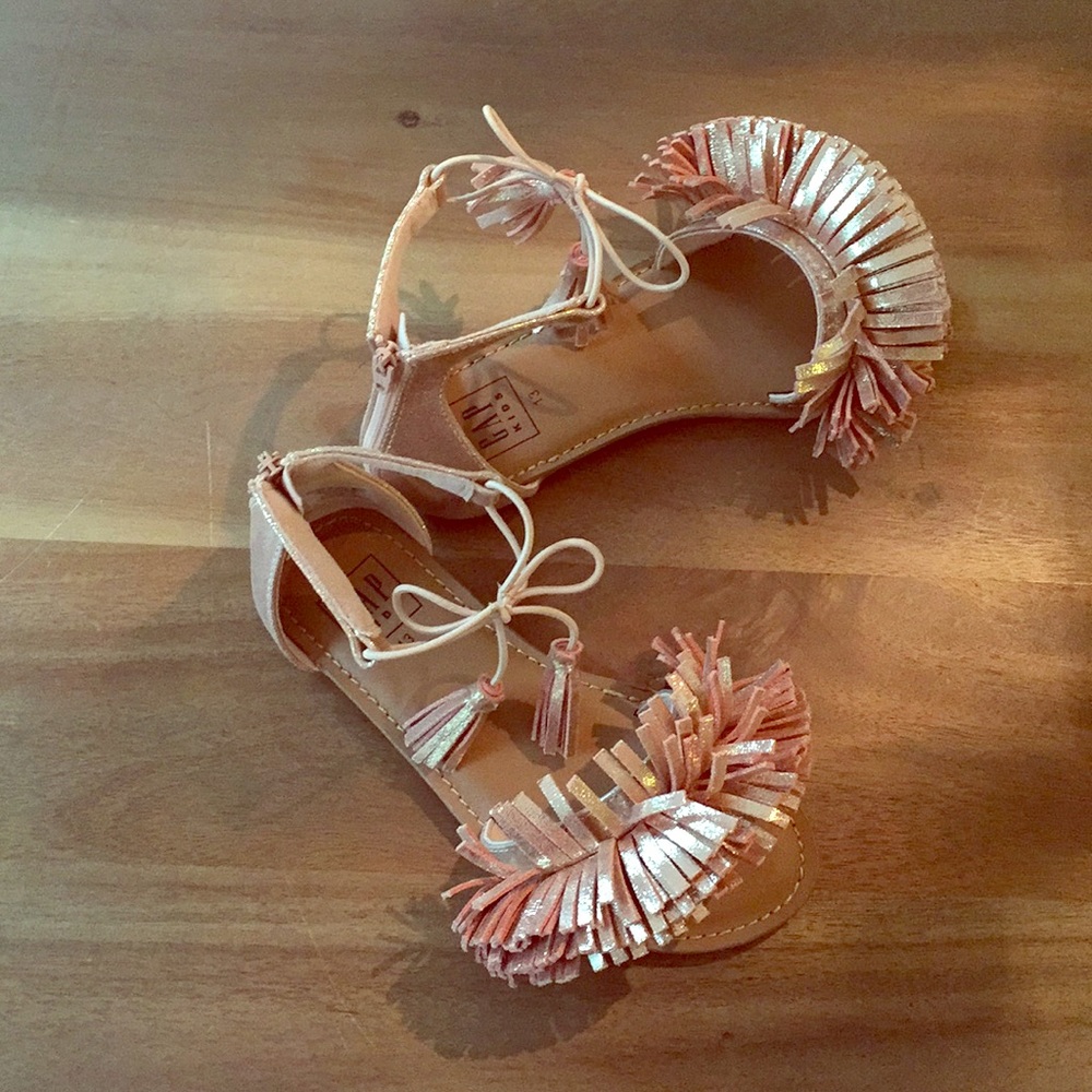 Gap sandals NWOT girl size 13